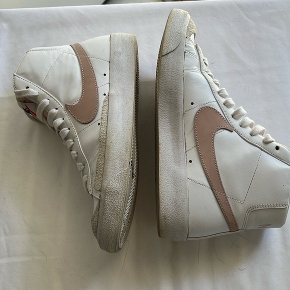 Nike White and Tan Athletic Shoes - Picture 1 of 6